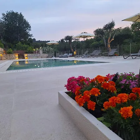 Вилла Luxury Breeze With Private Pools